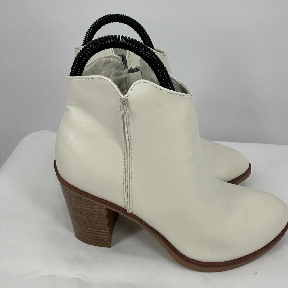MIA | Women’s 5 Barby Cream Faux Leather Ankle Boots